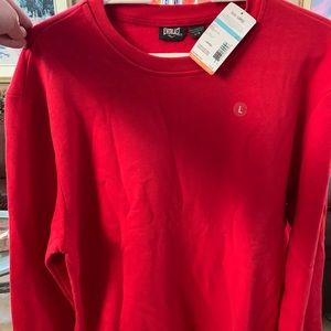 Pullover Everlast sweater.